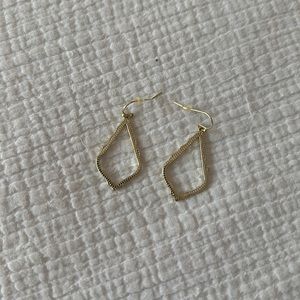 Kendra Scott Sophia Drop Earrings in Gold
